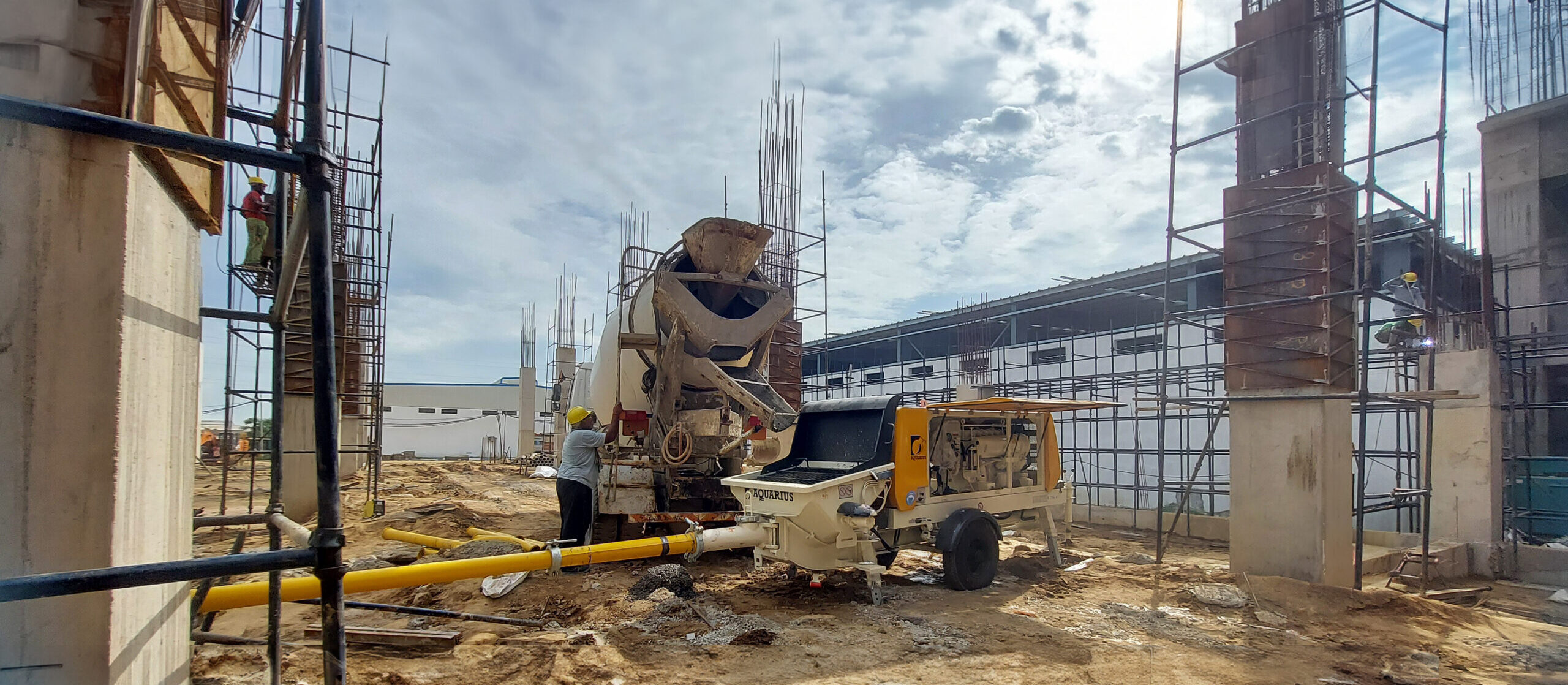 Aquarius 1407 D Stationary Concrete Pump working at Dwc Infra Llp, Fatehgarh, Uttar Pradesh.