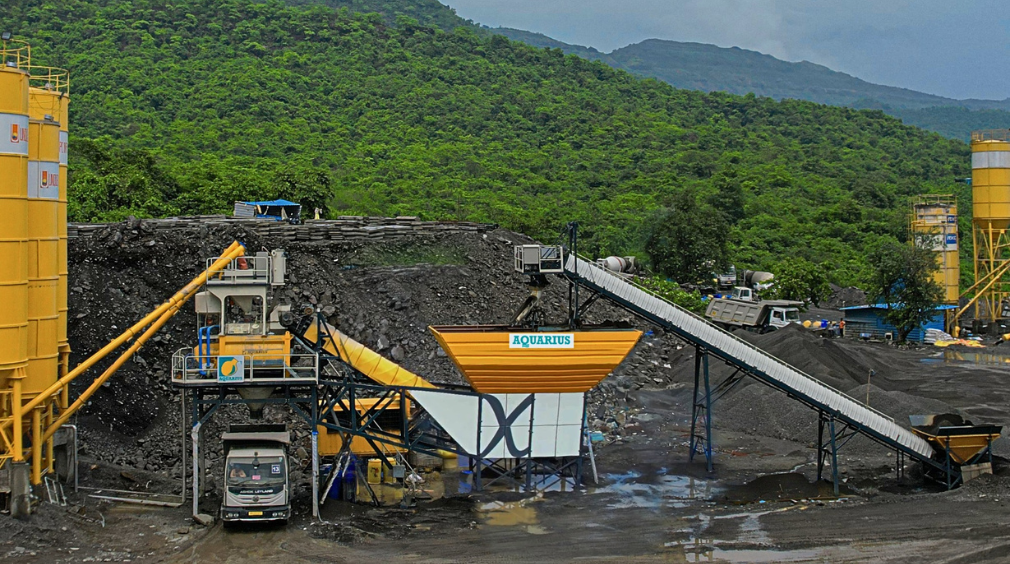 Aquarius X Series Compact batching plant working at Unique UHPC, mumbai.