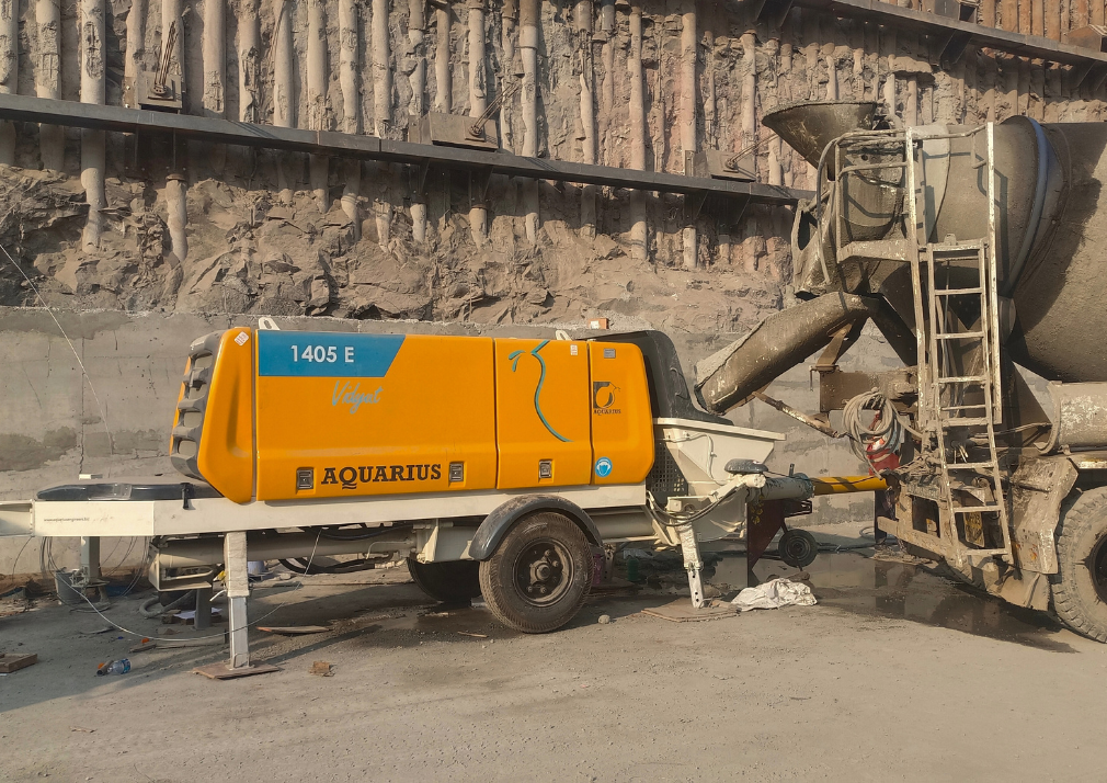 Aquarius 1405 Electric Concrete Pump working at Ms. J S Enterprise , Raheja Lunaris Juinagar Navi Mumbai